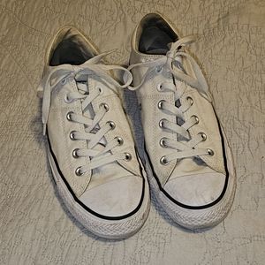 Womens Converse. Size 10